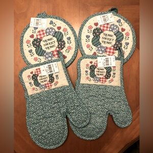 Oven Mitts and Pot Holders Set Home Sweet Home